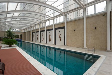 Apartamento à venda com 366m², 4 quartos e 5 vagasÁrea Comum - Piscina Coberta