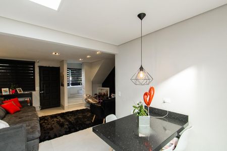 Casa de condomínio à venda com 100m², 3 quartos e 2 vagas Casa de condomínio à venda com 100m², 3 quartos e 2 vagasSala