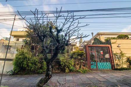 Casa para alugar com 190m², 3 quartos e 3 vagasFachada