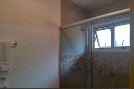 Casa para alugar com 240m², 4 quartos e 4 vagas