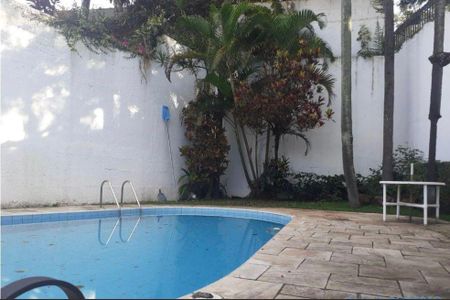 Casa para alugar com 240m², 4 quartos e 4 vagas