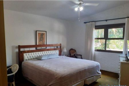 Casa para alugar com 240m², 4 quartos e 4 vagas