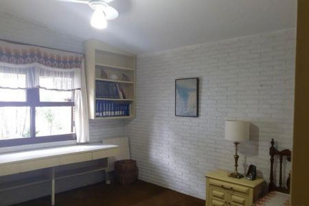 Casa para alugar com 240m², 4 quartos e 4 vagas