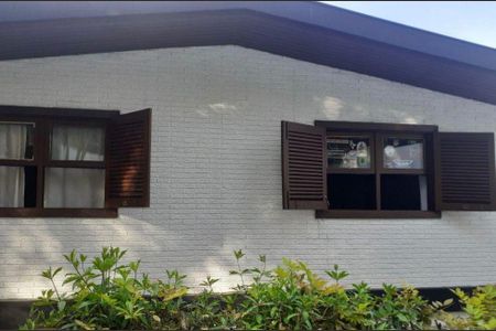 Casa para alugar com 240m², 4 quartos e 4 vagas