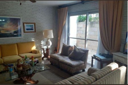 Casa para alugar com 240m², 4 quartos e 4 vagas