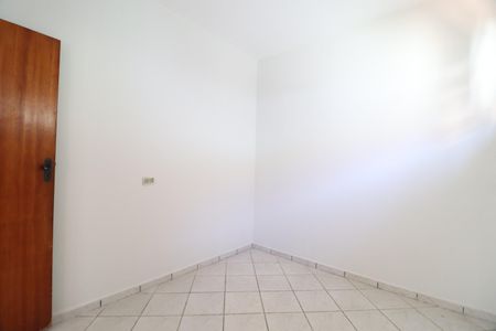 Quarto 1 de casa para alugar com 2 quartos, 75m² em Santa Mônica, Uberlândia