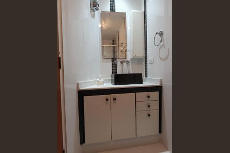 Apartamento à venda com 224m², 4 quartos e 3 vagasBanheiro da Suíte 1