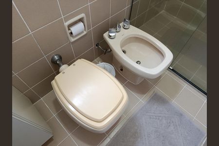 Apartamento à venda com 224m², 4 quartos e 3 vagasBanheiro da Suíte 2