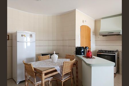 Apartamento à venda com 224m², 4 quartos e 3 vagasCozinha