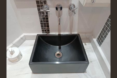 Apartamento à venda com 224m², 4 quartos e 3 vagasBanheiro da Suíte 1