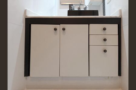 Apartamento à venda com 224m², 4 quartos e 3 vagasBanheiro da Suíte 1