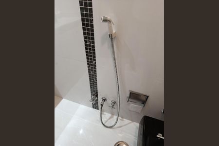 Apartamento à venda com 224m², 4 quartos e 3 vagasBanheiro da Suíte 1