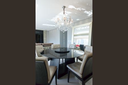 Apartamento à venda com 126m², 3 quartos e 3 vagas Apartamento à venda com 126m², 3 quartos e 3 vagasSala de Jantar