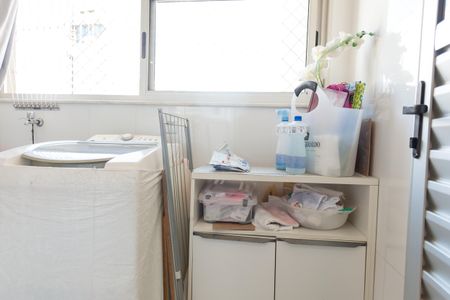 Apartamento à venda com 126m², 3 quartos e 3 vagas Apartamento à venda com 126m², 3 quartos e 3 vagasÁrea de Serviço