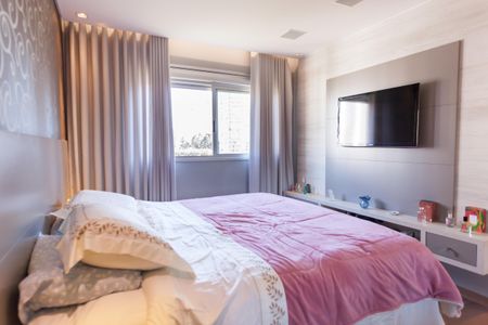 Apartamento à venda com 126m², 3 quartos e 3 vagas Apartamento à venda com 126m², 3 quartos e 3 vagasSuíte