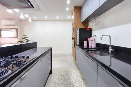 Apartamento à venda com 98m², 2 quartos e 2 vagas Apartamento à venda com 98m², 2 quartos e 2 vagasCozinha