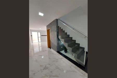 Casa à venda com 108m², 3 quartos e 2 vagas