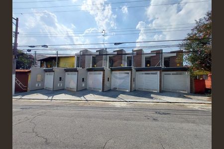 Casa à venda com 108m², 3 quartos e 2 vagas