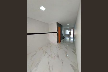 Casa à venda com 108m², 3 quartos e 2 vagas