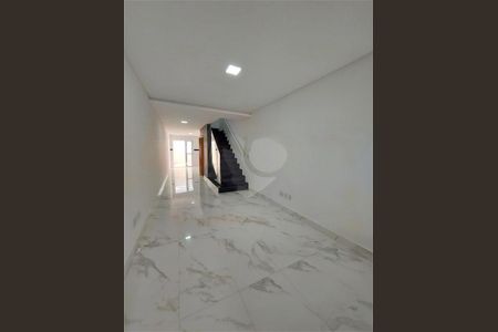 Casa à venda com 108m², 3 quartos e 2 vagas