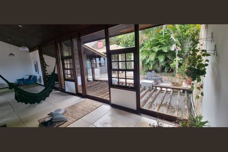 Casa à venda com 300m², 4 quartos e 2 vagasVista