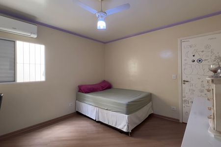 Casa à venda com 190m², 3 quartos e 3 vagas Casa à venda com 190m², 3 quartos e 3 vagasQuarto 3