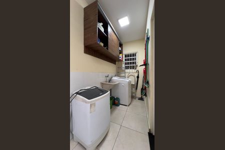 Casa à venda com 190m², 3 quartos e 3 vagas Casa à venda com 190m², 3 quartos e 3 vagasÁrea de Serviço