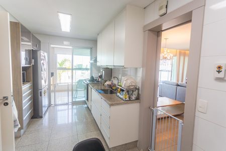 Apartamento à venda com 159m², 4 quartos e 3 vagasCozinha