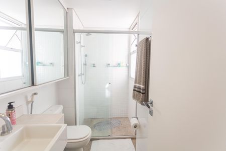 Apartamento à venda com 159m², 4 quartos e 3 vagasBanheiro da Suíte 2