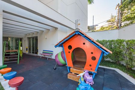 Apartamento à venda com 159m², 4 quartos e 3 vagasÁrea comum - Playground