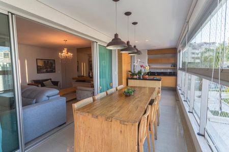 Apartamento à venda com 159m², 4 quartos e 3 vagasVaranda da Sala