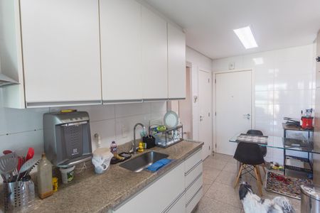 Apartamento à venda com 159m², 4 quartos e 3 vagasCozinha