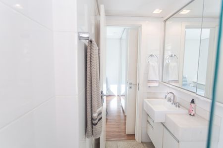 Apartamento à venda com 159m², 4 quartos e 3 vagasBanheiro da Suíte 2