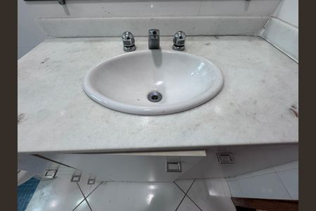 Apartamento à venda com 270m², 3 quartos e 2 vagasBanheiro Social