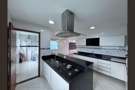 Apartamento à venda com 270m², 3 quartos e 2 vagasCozinha