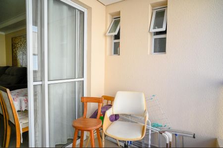 Apartamento à venda com 56m², 2 quartos e 1 vaga Apartamento à venda com 56m², 2 quartos e 1 vagaVaranda