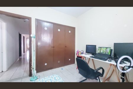 Casa à venda com 132m², 4 quartos e 3 vagasQuarto1