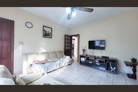 Casa à venda com 132m², 4 quartos e 3 vagasSala