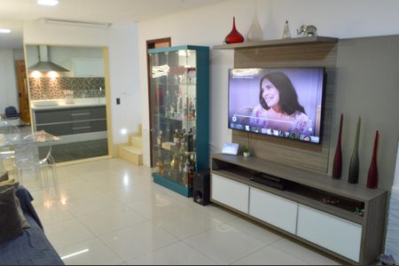 Casa de condomínio à venda com 130m², 3 quartos e 2 vagasSala 1