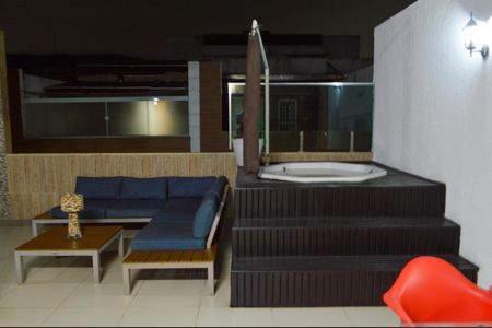 Casa de condomínio à venda com 130m², 3 quartos e 2 vagasTerraço