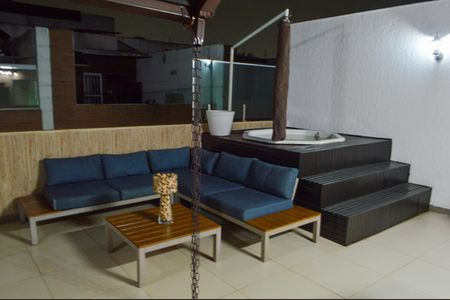Casa de condomínio à venda com 130m², 3 quartos e 2 vagasTerraço