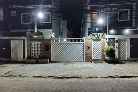 Casa de condomínio à venda com 130m², 3 quartos e 2 vagasFachada