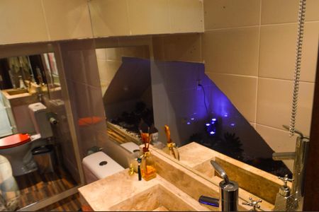 Casa de condomínio à venda com 130m², 3 quartos e 2 vagasLavabo