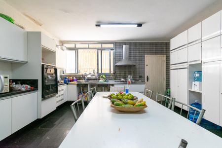 Casa à venda com 492m², 3 quartos e 2 vagasCozinha