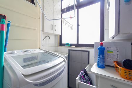 Apartamento à venda com 74m², 3 quartos e 1 vagaÁrea de Serviço