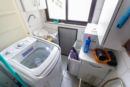 Apartamento à venda com 74m², 3 quartos e 1 vagaÁrea de Serviço