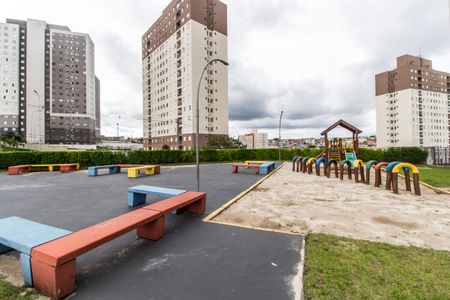 Apartamento para alugar com 48m², 2 quartos e 1 vaga Apartamento para alugar com 48m², 2 quartos e 1 vagaÁrea comum - Playground
