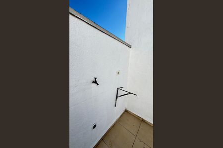 Casa de condomínio à venda com 106m², 3 quartos e 1 vagaCobertura