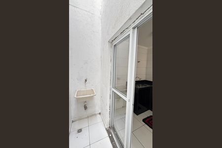 Casa de condomínio à venda com 106m², 3 quartos e 1 vagaÁrea de Serviço