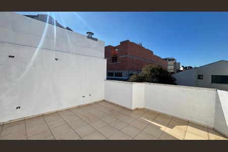 Casa de condomínio à venda com 106m², 3 quartos e 1 vagaCobertura